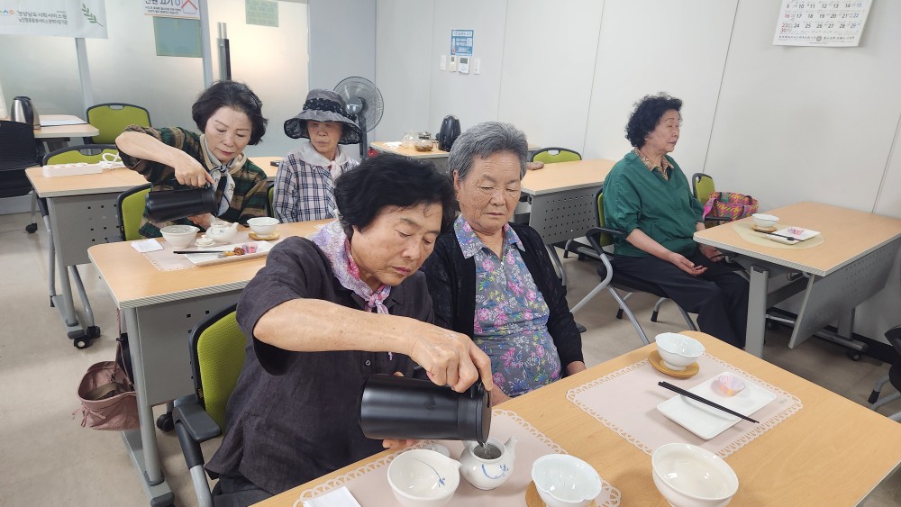 [노인맞춤돌봄] 우울예방 프로그램 – 노인맞춤돌봄 독거노인대상 ‘우울 NO(노) 행복 IN(인)’ 프로그램